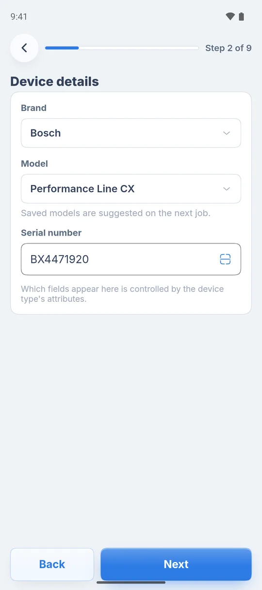 “Device details” step with brand, model and the “Serial number” field with its scan icon