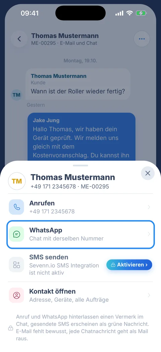 Kontaktoptionen mit „Anrufen“, „WhatsApp“, „SMS senden“ und „Kontakt öffnen“, die Zeile „WhatsApp · Chat mit derselben Nummer“ ist markiert