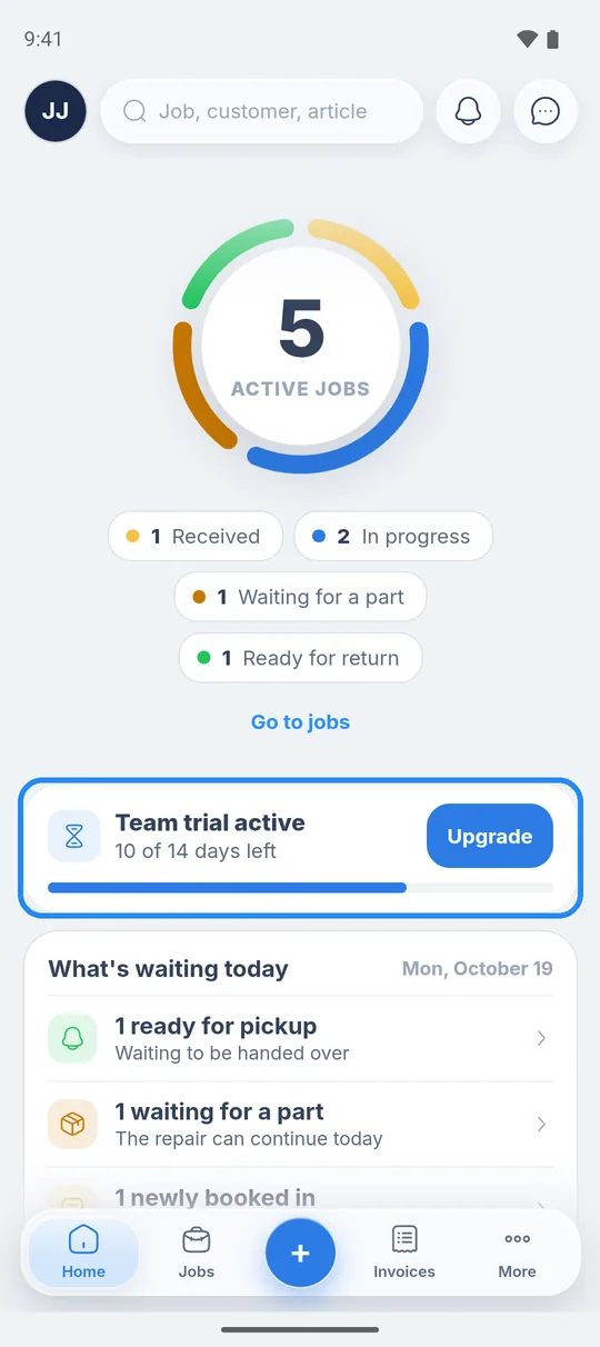 Home screen of the RepairCMS app with the “Team trial active” card, “10 of 14 days left” and the “Upgrade” button